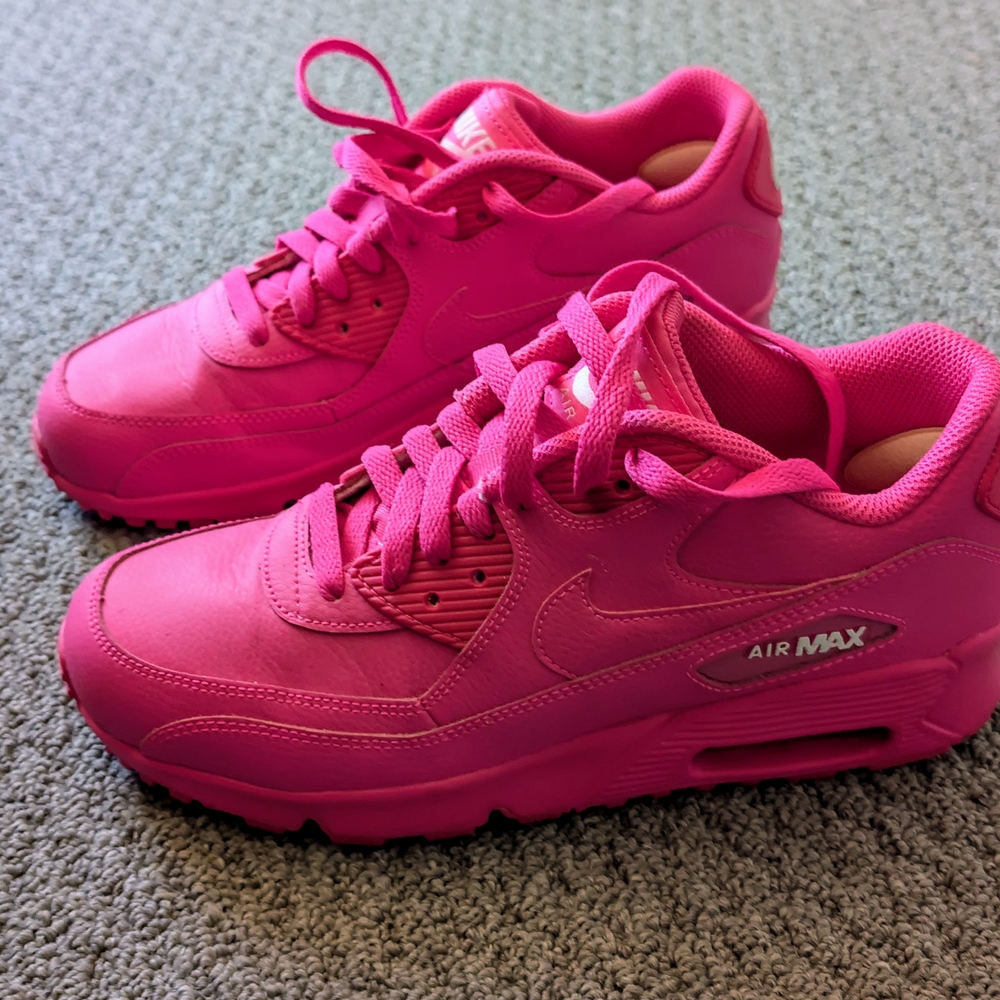 New Nike Air Max Fuchsia Athletic Shoes
